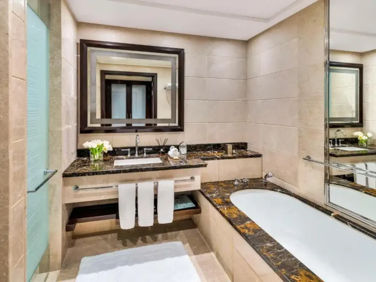 فندق الفيرمونت برج الساعه 21 768x576