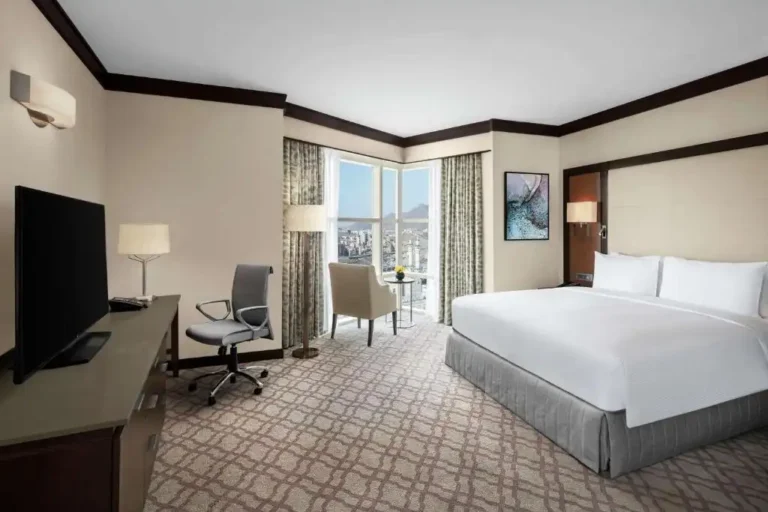 فندق دبل ترى من هيلتون 12 768x512